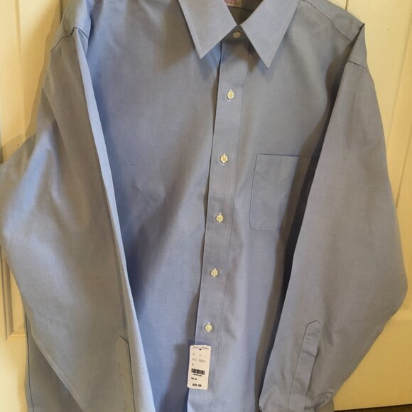 Classic,  Light blue Brooks Brothers non-iron Dress Shirt 16 1/2 x 35 - Picture 9 of 11